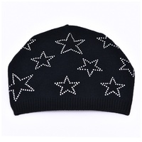 Nouveau style de bonnet en tricot doux, confortable et chaud avec des étoiles en forme de losange et un pompon amovible