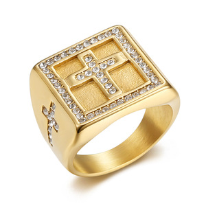 Bague Croix Homme en Acier Inoxydable PVD Or, Style Hip Hop Bling, avec Zircons Pavés, Motif Chrétien Jésus, pour Soirée - Product Image 1