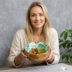 Bol de service à salade en bois naturel fait main, tendance et de qualité supérieure, décoratif, avec revêtement en bois, taille et forme personnalisables pour les fêtes - Product Image 1