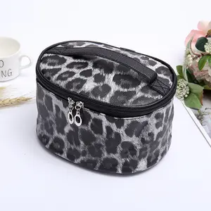 Multi-propósito leopardo impressão feminino portátil senhoras pu couro redondo overnight cosméticos maquiagem caso saco