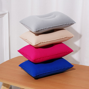 Oreiller gonflable en PVC floqué de couleur unie pour les voyages - Product Image 1