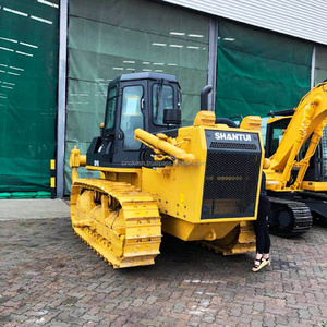Bulldozer Shantui SD16 d'occasion avec lame de 4,5 m³ et ripper, faible consommation de carburant pour travaux de construction - Product Image 6