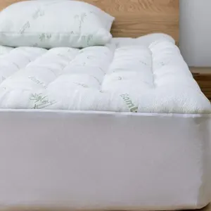 Luxury Bamboo Fiber Jacquard Waterproof Bed Protector Breathable Comfortable Deep Pocket Mattress Topper Cover