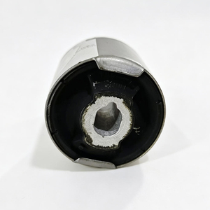33316769376 Piezas de Auto, Buje de Suspensión Trasera para BMW Serie 3 E90 E92 F30 F31 F35 X3 E84 - Product Image 1