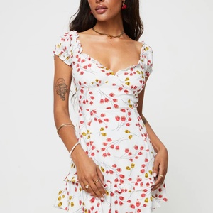 ชุดเดรสผู้หญิงทรงเอพิมพ์ลายดอกไม้ฤดูใบไม้ร่วงแบบระบาย  น่ารัก เป็นมิตรกับสิ่งแวดล้อม ระบายอากาศได้ดี  แบบสั่งทำได้ - Product Image 3