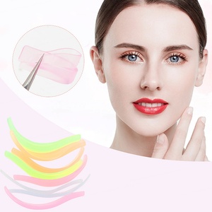 Lot de 4 paires de coussinets en silicone colorés pour rehaussement de cils, kit de bouclage de cils en gelée, protection pour permanente de cils, coussinets en silicone pour lifting de cils en salon - Product Image 1