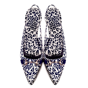 Sandales plates à bout pointu pour femmes, grande taille 45, imprimé léopard, à bride arrière, coupe large, ornements métalliques - Product Image 4