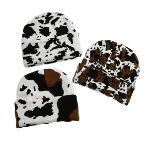 Bonnet en polyester tricoté à revers, chaud et extensible, pour l'hiver, style décontracté, avec personnalisation OEM/ODM, fabriqué en usine - Product Image 1