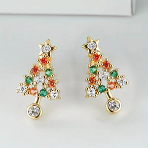 Boucles d'oreilles en forme d'arbre de Noël doré avec cristaux en strass, étoile en haut, bijoux mignons pour femmes, cadeau de Noël - Product Image 1