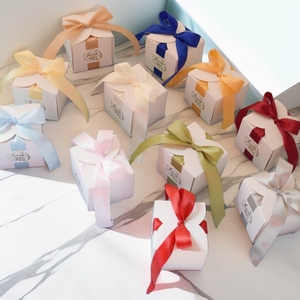 Boîte à bonbons <span class=keywords><strong>Ferrero</strong></span> <span class=keywords><strong>Rocher</strong></span> en papier <span class=keywords><strong>blanc</strong></span> pour les cadeaux des invités de mariage, les décorations de baby shower, emballage inspiré de la nourriture - Product Image 3