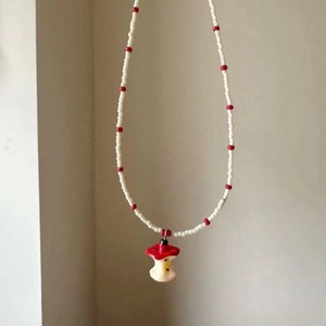 Juste une morsure ~ Collier perlé mignon noyau de pomme Chaîne de clavicule amusante mignonne - Product Image 2