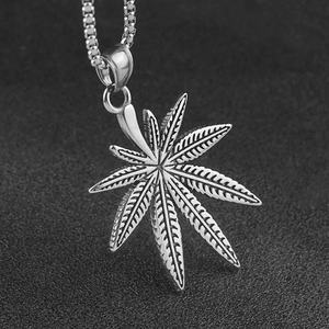 Collar con Colgante de Hoja Grande Personalizado de Acero Inoxidable, Joyería Vintage con Plumas, Chapado en Oro - Product Image 3