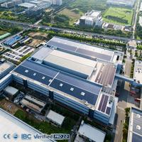 Structure en acier industrielle complexe, entrepôt métallique préfabriqué à plusieurs étages pour la production d'entreprise