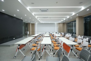 Muebles para sala de entrenamiento, mesa de estudiante, mesa de escritorio plegable móvil, colorida y multifuncional, mesa larga de 1,2-1,4 M para dos - Product Image 2