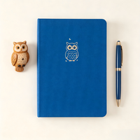 Carnet de notes personnalisé A5 en lin bleu saphir avec motif hibou et dorure à chaud, couverture rigide à grille pointillée pour journalisation