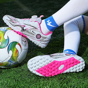 Chaussures de football pour enfants avec boucle rotative, tige en mesh unisexe, semelle extérieure en caoutchouc pour l'entraînement et les matchs - Product Image 4