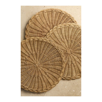 Assiette de présentation ronde en rotin naturel et raphia, tressée à la main, pour la décoration de table de mariage, d'événements et d'hôtels