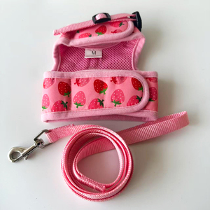 Arnés de gato personalizado de moda de lujo de gran oferta con patrón de fresa para evitar el escape - Product Image 2