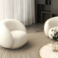 Canapé sectionnel incurvé de forme irrégulière avec structure en bois pour petits appartements, design nordique, idéal pour salon et salon de beauté