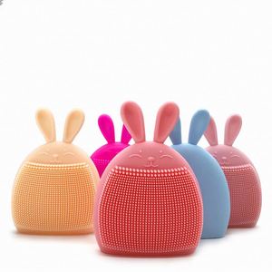 Manual Silicone Facial Cleansing Brush - Soft Face Scrubber <b>Pad</b> for Deep Pore Cleaning and Exfoliating Skin Care - Product Image 1