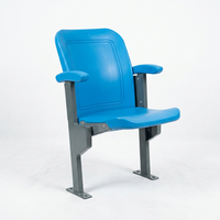 Chaise pliante rembourrée pour gradins, en HDPE, pour extérieur et intérieur, avec accoudoirs, modèle CS-V1-RGL
