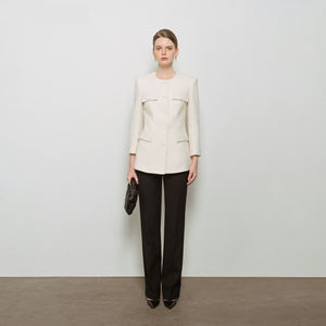 Chaqueta de lana marfil Fácil de llevar Transpirable ELEGANTE Regular Cada producto en una bolsa de poliéster Hecho en Vietnam Fabricante - Product Image 2