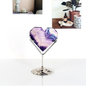 Vente en gros de pierres de guérison naturelles, cœurs gravés en fluorite arc-en-ciel, sculptures de cristaux en forme de cœur pour la décoration - Product Image 4