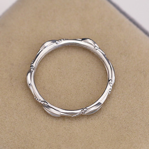 Anello Vintage a Foglia per Donne, Stile Minimalista e Fresco, Anello da Mignolo, Accessorio Moda per Dita, Regalo - Product Image 3