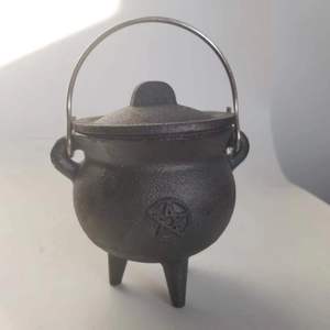 Caldero de Hierro Fundido de 3.5'' para Quemar Resinas, Incienso y Varillas de Incienso, Decoración de Halloween, Olla de Brujas - Product Image 5