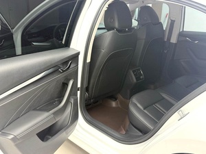 Skoda <span class=keywords><strong>Octavia</strong></span> 2023 <span class=keywords><strong>d</strong></span>'<span class=keywords><strong>occasion</strong></span>, berline automatique 2 roues motrices, conduite à gauche, modèle Pro - Product Image 5