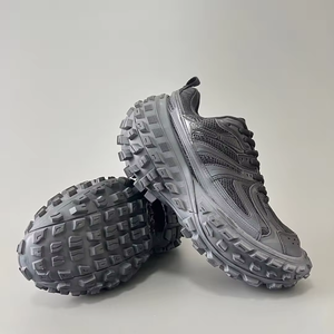 Zapatillas de Lujo Defender 2026, Último Modelo, Diseño Moderno, Antideslizantes, con Suela de Goma con Dientes de Neumático - Product Image 6