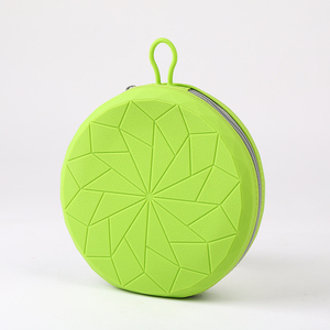 Gamelle de voyage portable 760 ml moderne en silicone gaufré motif diamant pour animaux de compagnie – Produit promotionnel pour animaux - Product Image 1