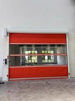 Portes en PVC industrielles à grande vitesse à roulement rapide Prévention de la poussière du vent Vitesse réglable Qualité durable pour l'utilisation en entrepôt et supermarché