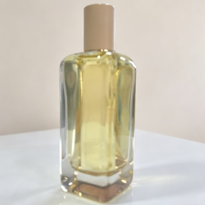 El perfume de 100 ml, una marca popular en Europa y América, es la primera opción para una fragancia encantadora. Muestra tu encanto femenino. - Product Image 4