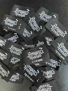 Étiquettes de vêtements rectangulaires écologiques en gros, étiquettes de marque personnalisées à bas prix, étiquettes de col avec logo privé, étiquettes tissées haute densité - Product Image 3
