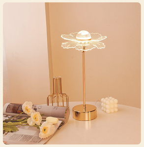 Lampe de table LED moderne à commande tactile Wi-Fi, abat-jour en acrylique noir réglable, base en métal doré, E26, 2700K, blanc chaud, chambre à coucher - Product Image 4