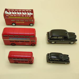 Logo personnalisé Souvenirs Set Alliage Friction Moulé Sous Pression Véhicules Jouets Londres Bus <span class=keywords><strong>Taxi</strong></span> Porte Ouverte Arrière Jouet Modèle De <span class=keywords><strong>Voiture</strong></span> Pour Enfants - Product Image 2