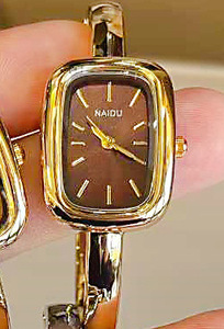 LYN-NAIDU-2001 Nuevo Reloj de Pulsera Cuadrado de Moda para Mujer, Estilo Medieval, Simple, Reloj de Cuarzo de Venta Caliente - Product Image 3