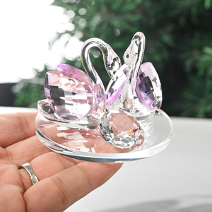 Regali di <span class=keywords><strong>cigno</strong></span> di cristallo K9 di alta qualità nuovo modello personalizzato figurine animali prezzo di fabbrica souvenir di nozze altri oggetti di cristallo - Product Image 3