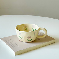 Mug en céramique floral peint à la main, 300 ml, compatible micro-ondes et lave-vaisselle, bord irrégulier, pour café et thé, usage domestique et bureau