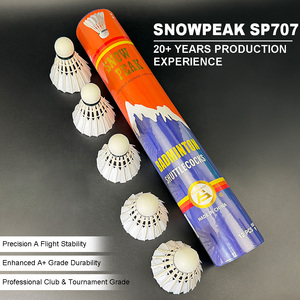 Volant <span class=keywords><strong>de</strong></span> <span class=keywords><strong>badminton</strong></span> <span class=keywords><strong>de</strong></span> compétition SNOWPEAK SP707 en plumes d'oie droites <span class=keywords><strong>de</strong></span> qualité supérieure pour clubs et centres, vente en gros, support OEM - Product Image 1