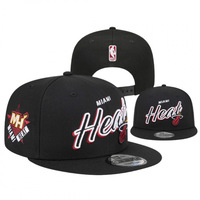 Gorra Unisex de Estilo Urbano con Visera Plana Ajustable de PVC y Bordado de Letras Contáctenos para obtener el catálogo completo y más diseños