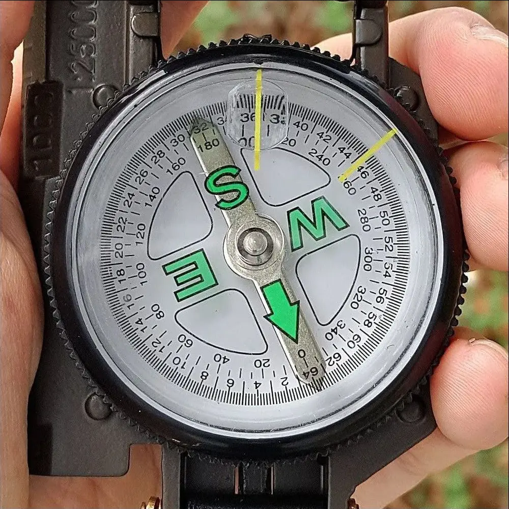 Heiß verkaufender amerikanischer Bergsteiger-Camping kompass aus Kunststoff im Freien, leuchtender multifunktion aler Kompass