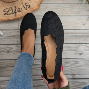 レディースファッション　プラスサイズ　ラウンドトゥ　フラットシューズ　2026年新作　ローカット　快適な生地　カジュアル　軽量シューズ - Product Image 1
