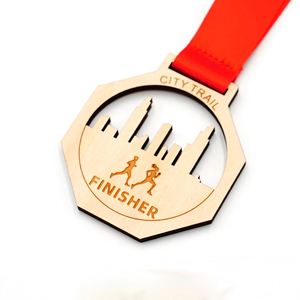 Médailles sportives en bois écologiques personnalisées avec un design unique, gravées au laser - Product Image 3