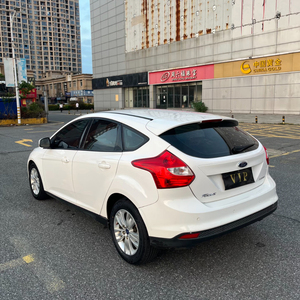Vente en gros <span class=keywords><strong>Ford</strong></span> <span class=keywords><strong>Focus</strong></span> SEL <span class=keywords><strong>2012</strong></span> d'occasion, berline 4 portes, 25 000 miles, intérieur cuir, caméra de recul, boîte manuelle, pneus R18, conduite à gauche - Product Image 4
