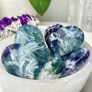 Piedra de Palma de Fluorita con Forma de Copo de Nieve de Pluma Natural y Cristal de Corazón, Artesanías de Cristal para Sanación, Regalo - Product Image 1
