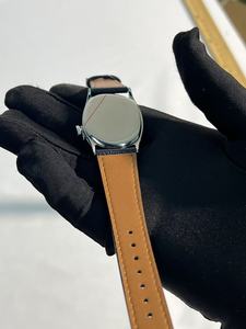 Reloj de cuarzo de lujo con esfera irregular de diseño novedoso, ideal para uso diario casual y de estilo clásico. - Product Image 5