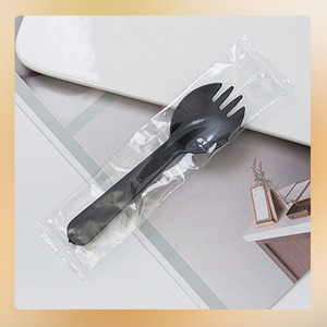 Ensemble de couverts jetables en plastique rose pour gâteaux, desserts et pâtisseries - Product Image 3