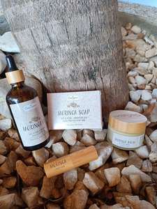 Bon Prix Baume à Lèvres Bio Anti-rides au Moringa Naturel Klariza S.P.R.L Burundi, Contenant en Bois - Product Image 6